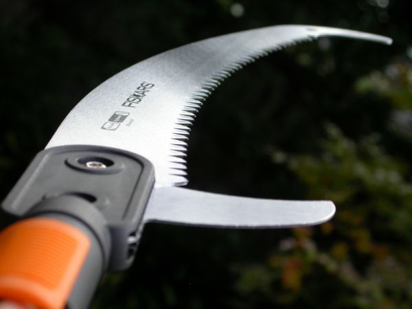 Fiskars telescopic palm saw deals